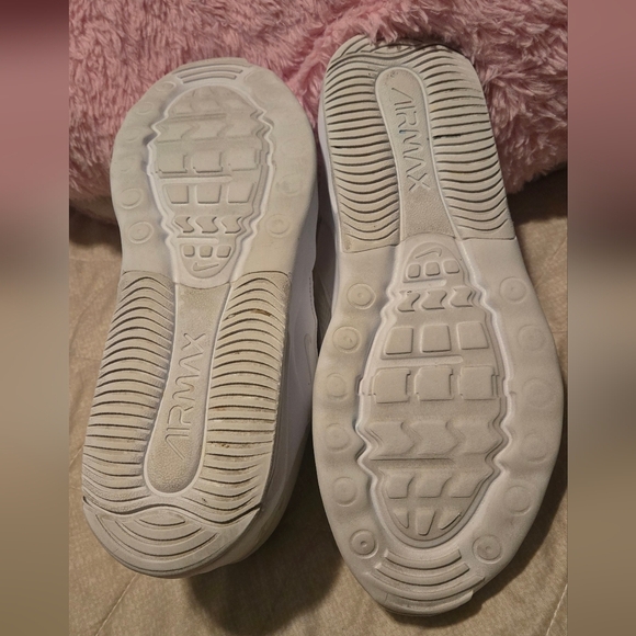 Nike Air Max Women's Athletic Shoes - White - Picture 6 of 6